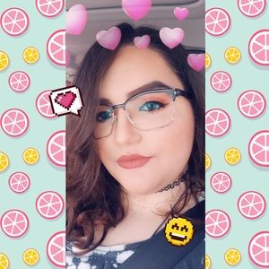 Meet your Posher, Cynthia